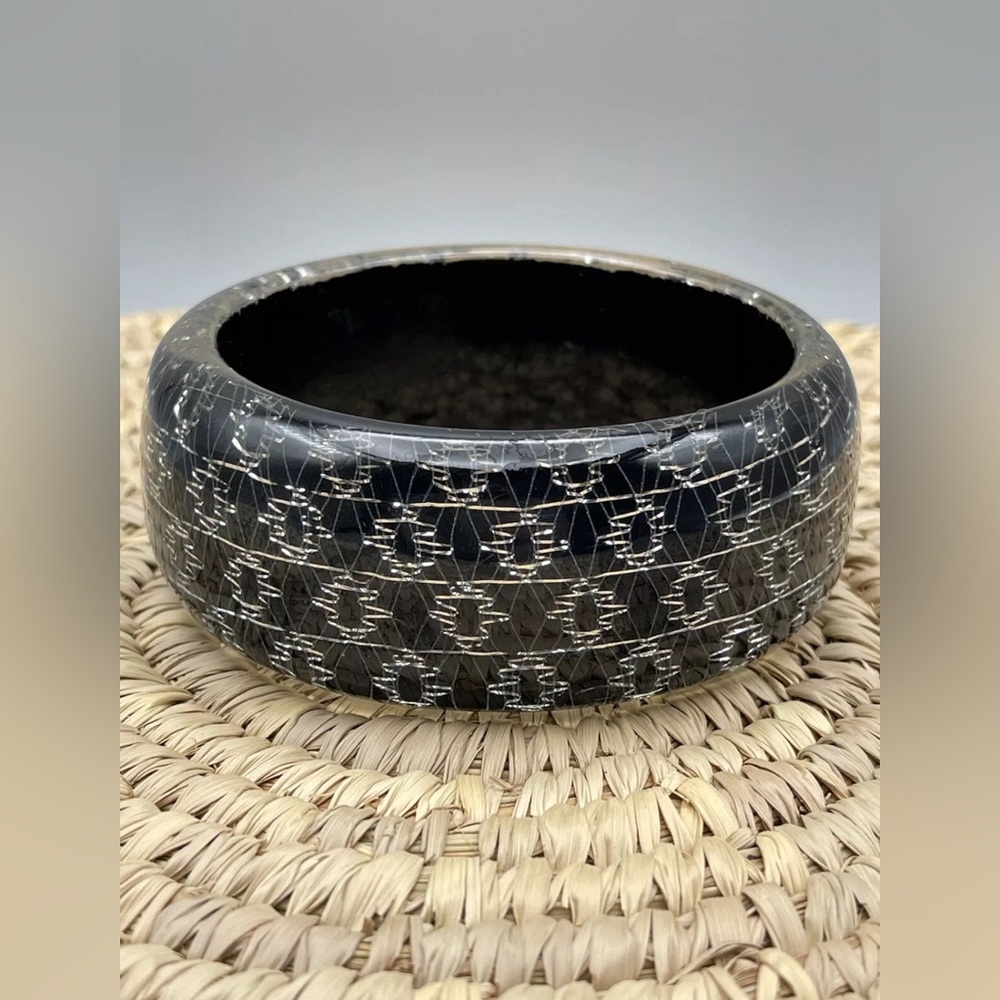☀️ Vintage TINSEL Lucite Chunky Bangle Bracelet Black Silver Wide